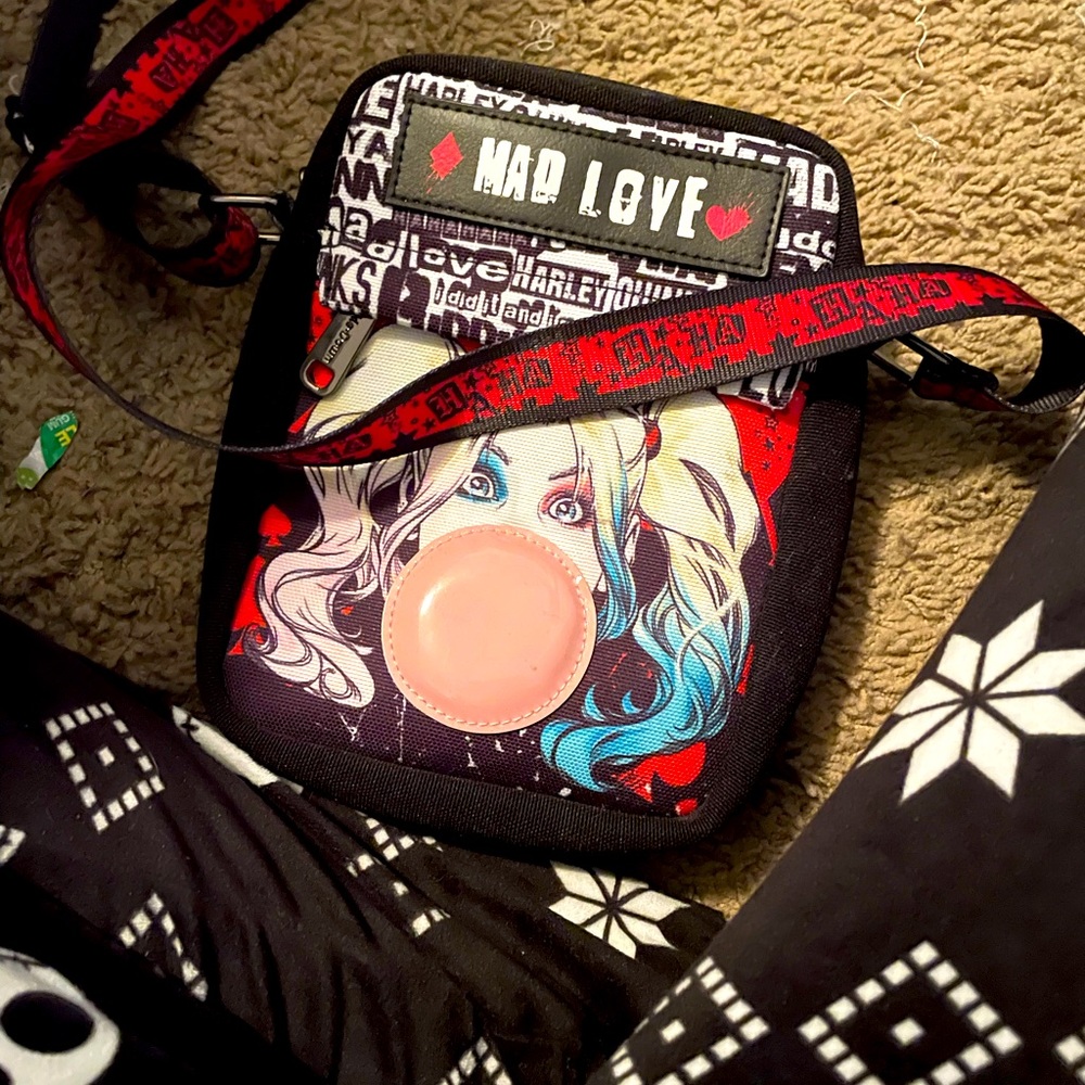 Harley Quinn DC wallet shoulder bag